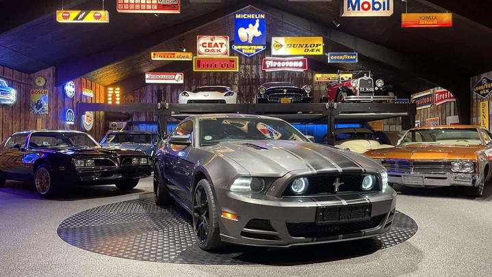 Ford Mustang v8