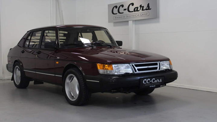 Saab 900 i