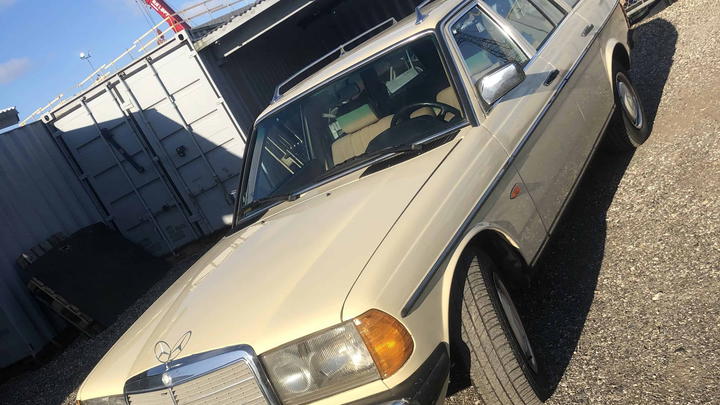 Mercedes-Benz 200-300 (W123) 230 TE