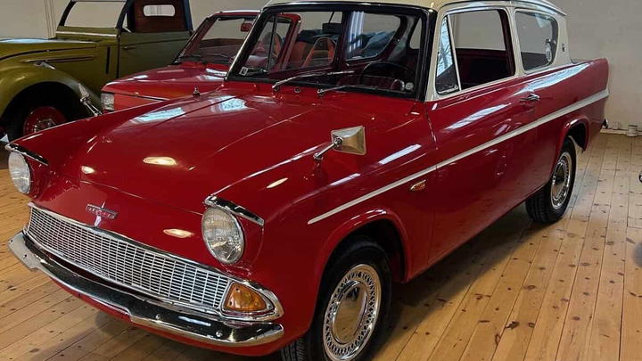 Ford Anglia 105E