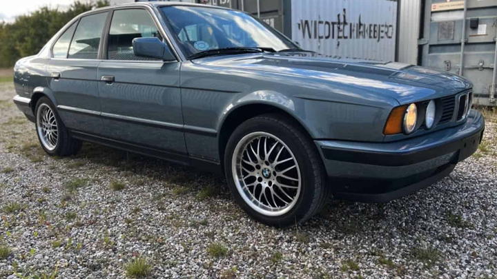 BMW 5 Series E34 525i