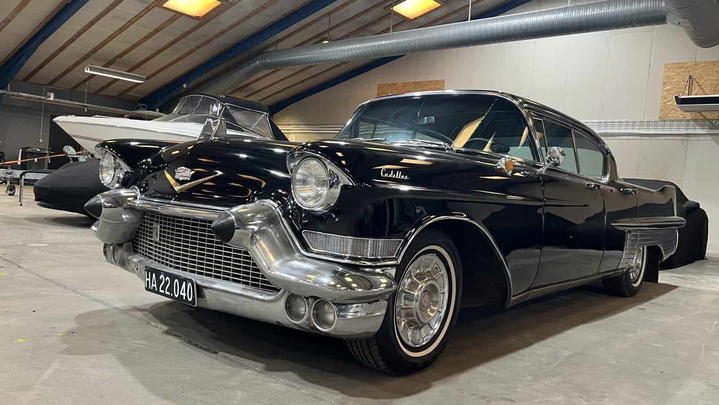 Cadillac Fleetwood 60-series
