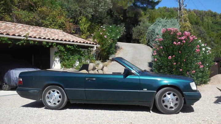 Mercedes-Benz E-Class E-Klasse (W124) 220 Cabriolet Final Edition