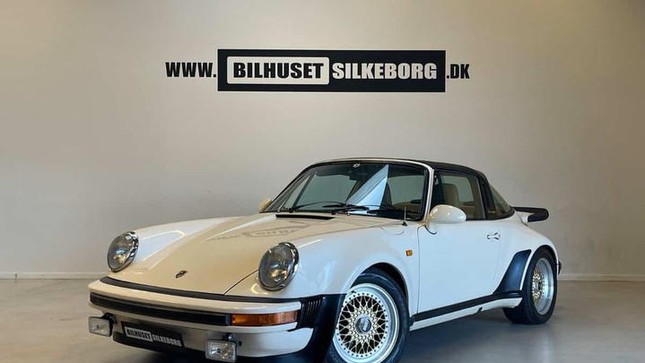 Porsche 911 2,4 Targa 2d