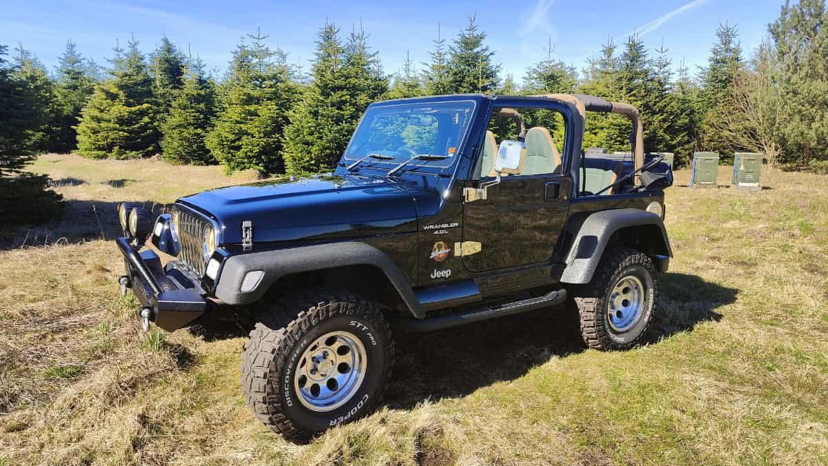 Jeep Wrangler TJ - Sahara Edition | Klassikermarkedet