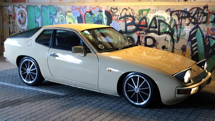 Porsche 924