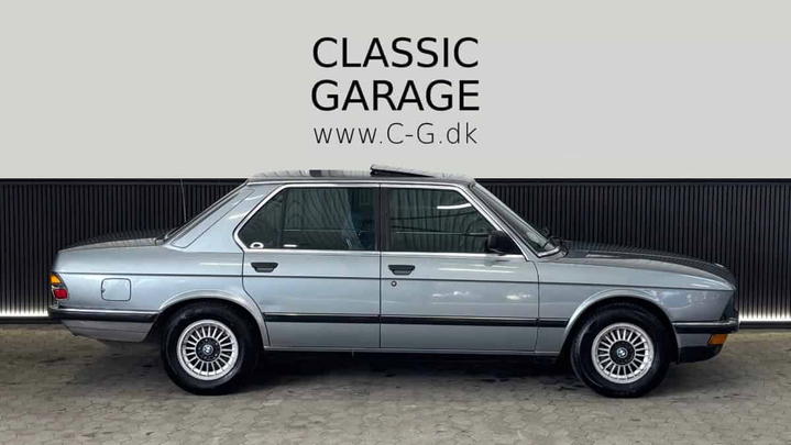 BMW 5 Series E28 525e 2.7
