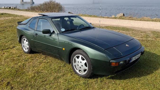 Porsche 944 S2