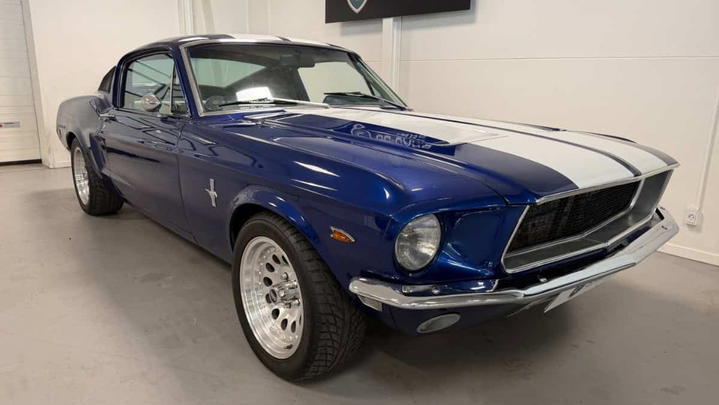 Ford Mustang 4.9 L 302 Fastback