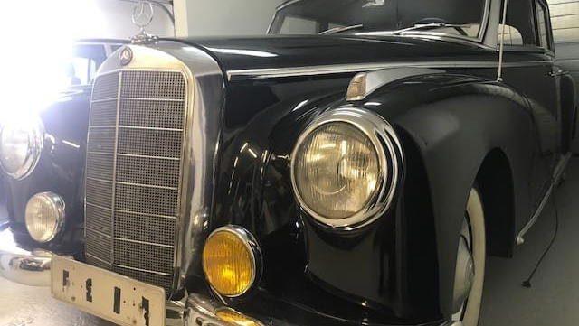 Mercedes-Benz 300 (W186) Adenauer