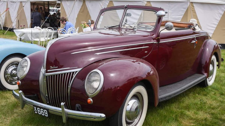 Ford De Luxe Roadster Cabriolet Convertible