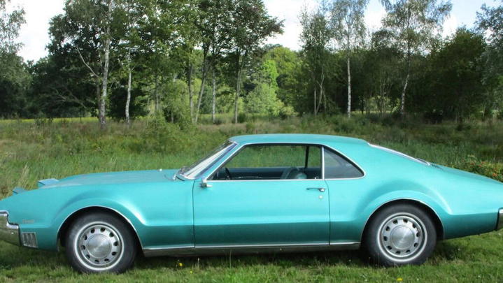 Oldsmobile Toronado coupe