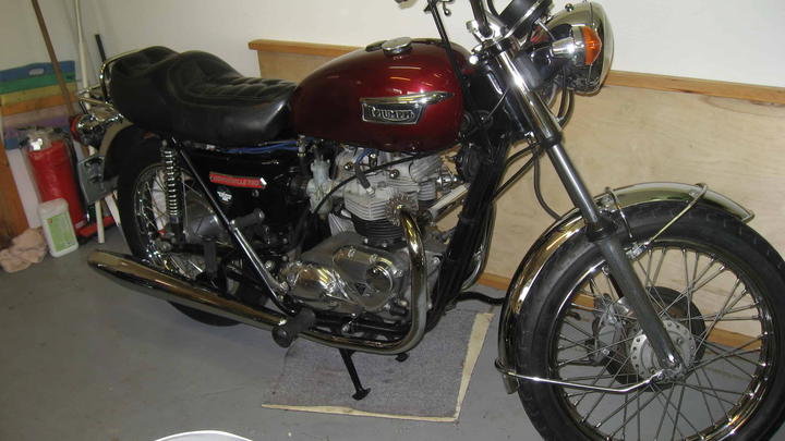 Triumph T140V