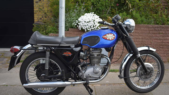 BSA B25 Starfire