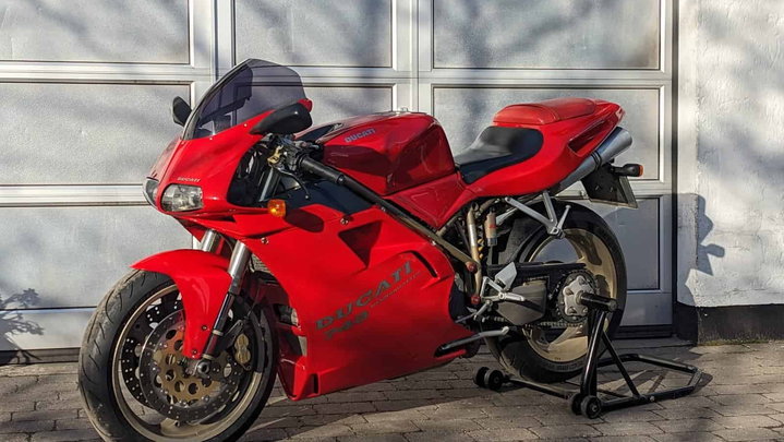 Ducati 748