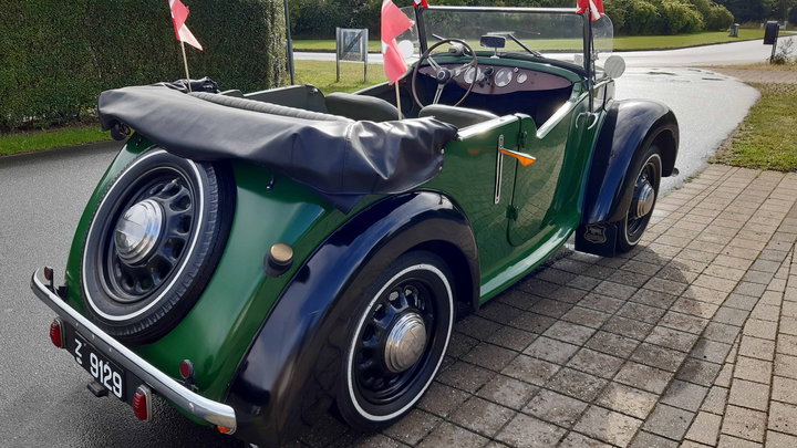 Morris Eight Tour