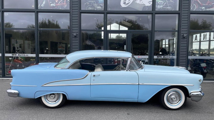 Oldsmobile Delta 88 Super 88 Holiday Coupe