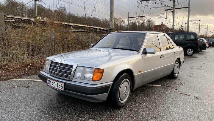 Mercedes-Benz E-Class E-Klasse (W124) 300 E