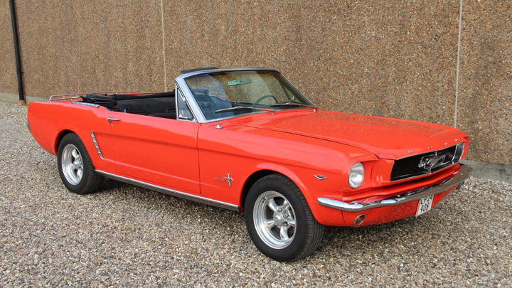 Ford Mustang Cab