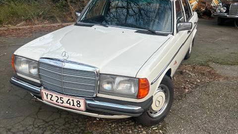 Mercedes-Benz 200-300 (W123) 250 Sedan