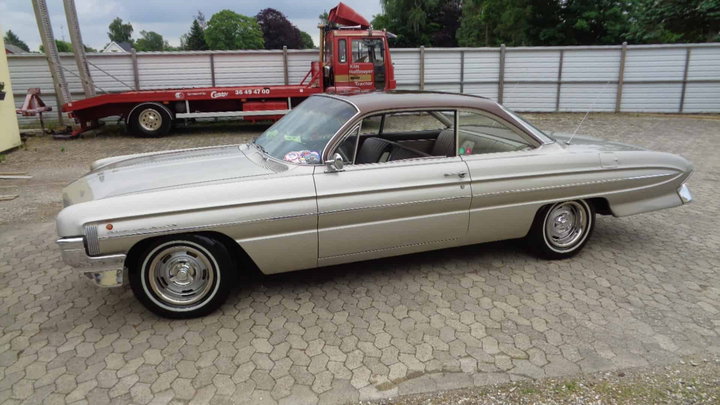 Oldsmobile Delta 88 2 dr. hardtop