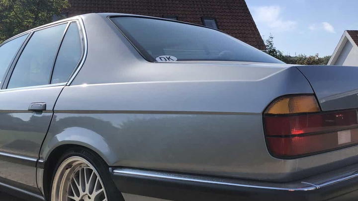 BMW 735 E32 i