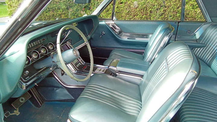 Ford Thunderbird 6,4 V8 300 HK Aut