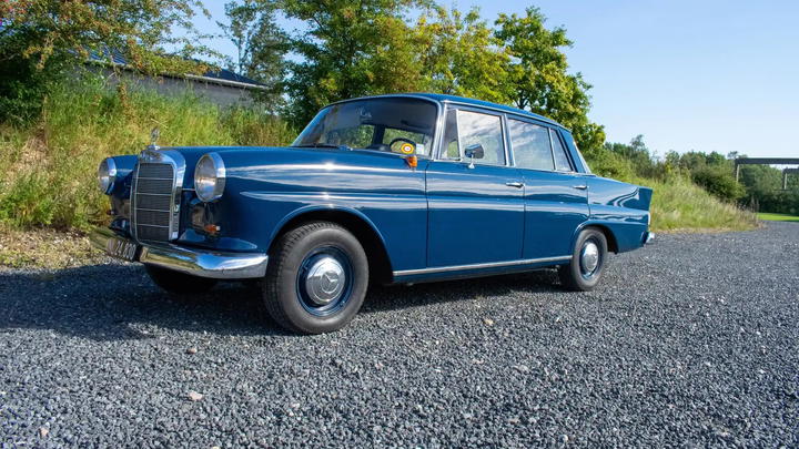Mercedes-Benz 190 (W201) Heckflosse