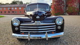 Ford De Luxe UPER DELUXE TUDOR SEDAN