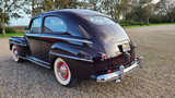 Ford De Luxe UPER DELUXE TUDOR SEDAN
