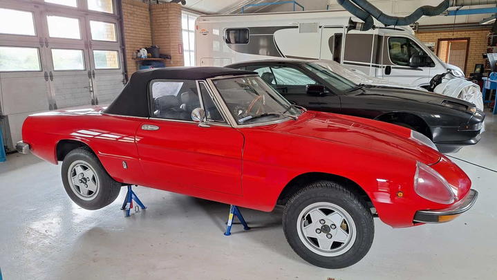 Alfa Romeo Spider 2000 Bertone Coupe