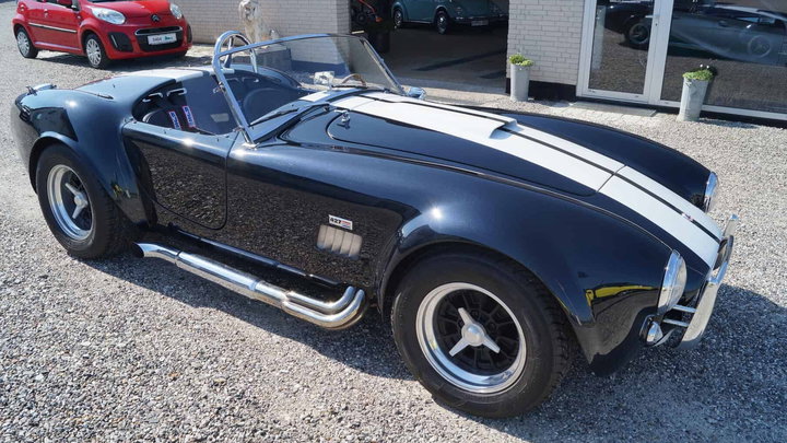 AC Cobra 427