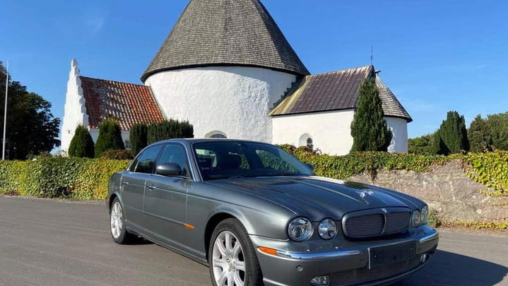 Jaguar XJ8 x350