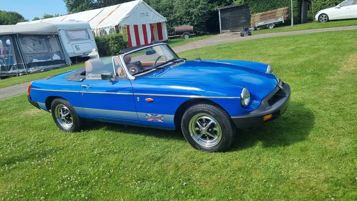 MG B Roaster 18