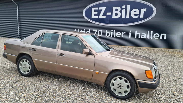 Mercedes-Benz E-Class E-Klasse (W124) 300 D