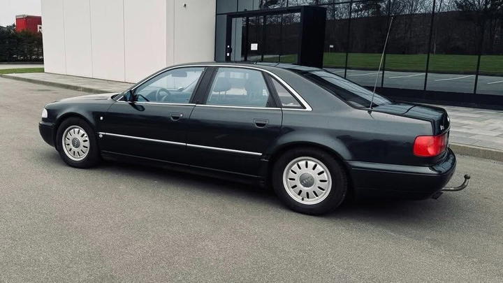 Audi A8 4,2 V8